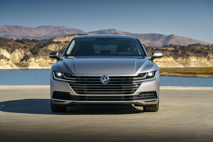  Volkswagen Arteon 4Motion 2018 года  (NA) (фото 27 из 41)